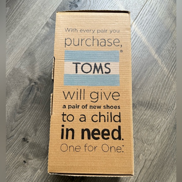 Tom classic flats in a stone washed twill color with original box & goodies - Picture 12 of 13